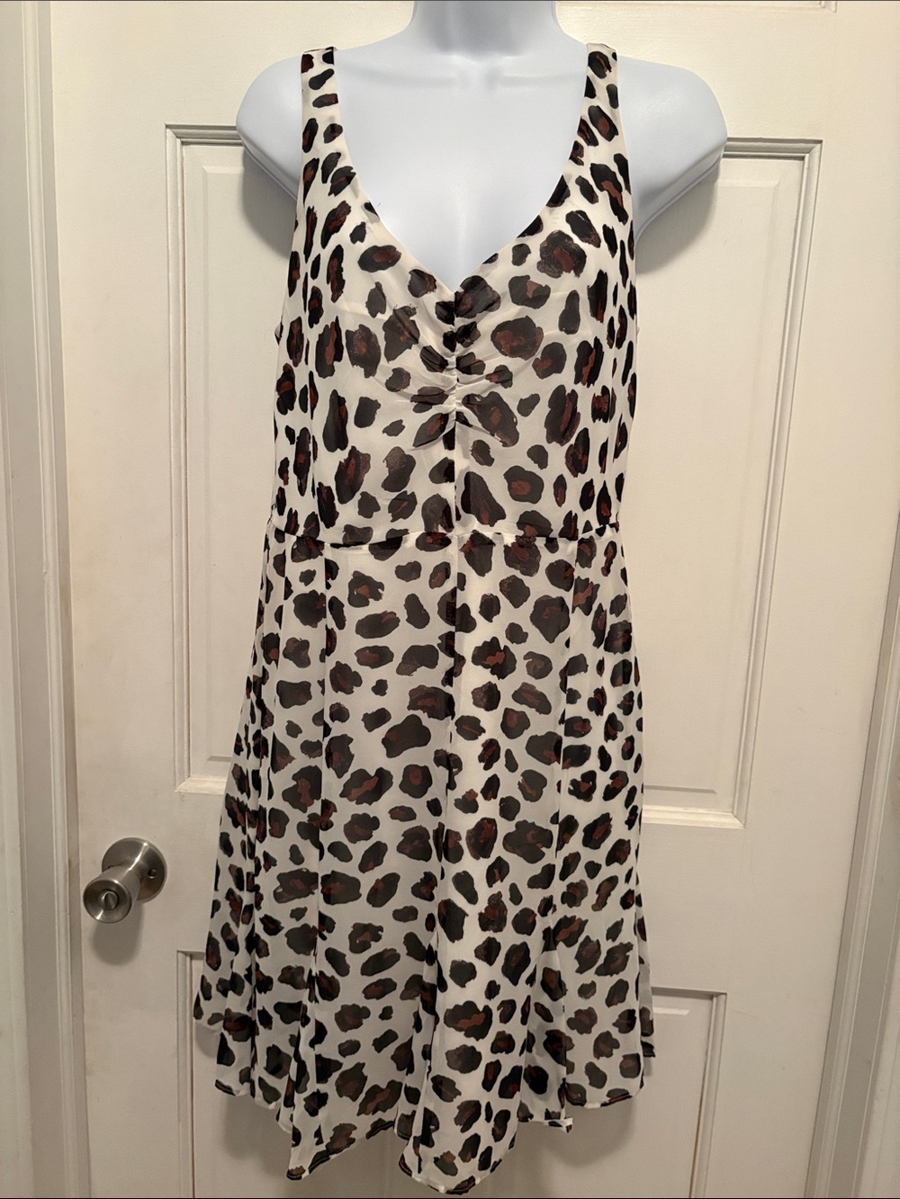 Sleeveless Leopard Print Midi Dress in White and Brown size 10